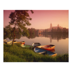 Kathedraal en rivier Tormes, Salamanca, Castilië Foto Afdruk