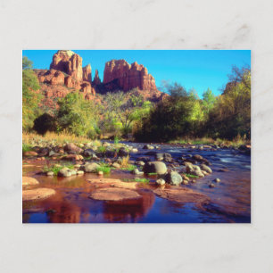 Kathedraal Rock reflecterend in Oak Creek Briefkaart