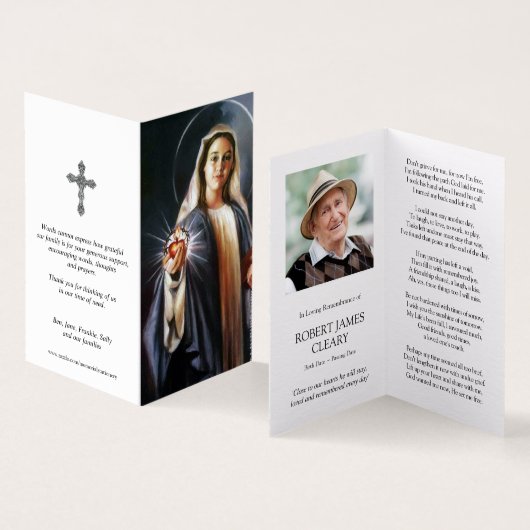 Katholieke Kaarten | Het Heilige Hart vasthouden (Binnen en buitenkant)