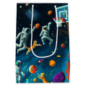 Katten die Basketball spelen in de ruimte met astr Medium Cadeauzakje (Achterkant)