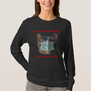 Katten die gezichtsbedekkende maskers dragen socia t-shirt