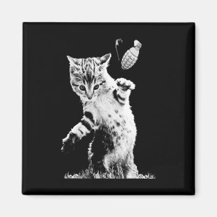 Katten die granaat gooien Grappige kat Granaat scè Magneet
