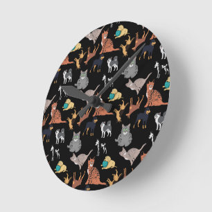 Katten en honden patroonontwerp op zwart ronde klok