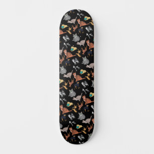 Katten en honden patroonontwerp op zwart skateboard