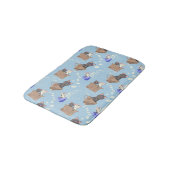 Katten in doos en melkdruppels op blauw badmat (Gekanteld)