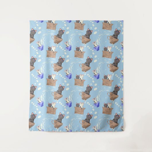 Katten in doos en melkdruppels op blauw wandkleed (Voorkant)