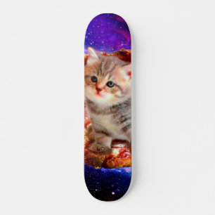 Katten in ruimtepizza skateboard