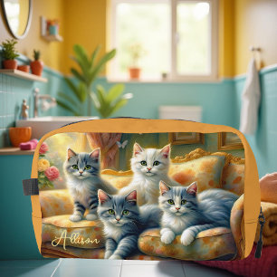 Katten op de bank - leuke scène in look toilettasje
