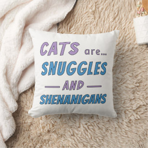 Katten zijn knuffels en kattenkwaad kussen