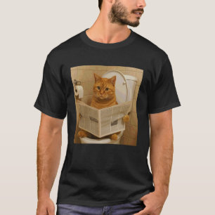 Katten zitten op het toilet terwijl ze krant lezen t-shirt