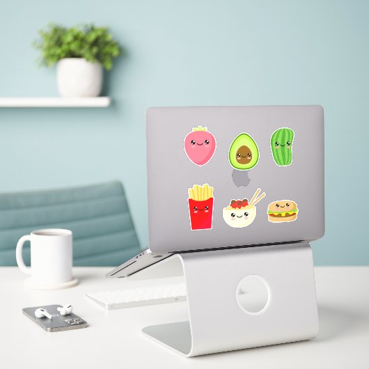 Kawaii eten 01 sticker (Laptop op bureau)