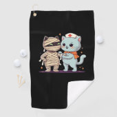 Kawaii Halloween Pals Mummy & Nurse kat Oversized Golfhanddoek (Insitu)