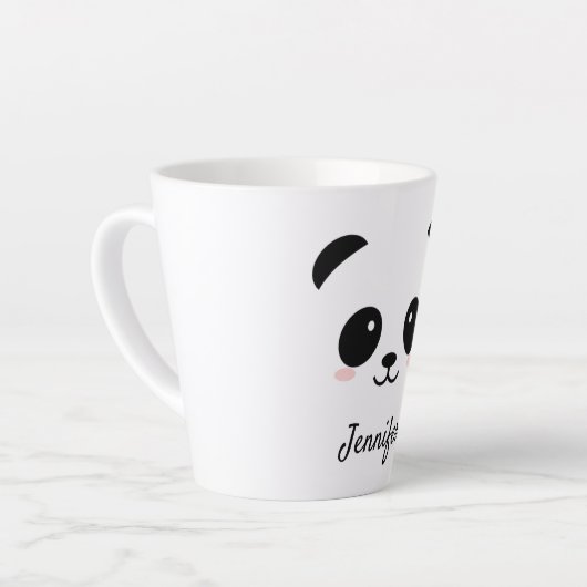 Kawaii panda-gezicht gepersonaliseerd latte mok (Linkerhoek)
