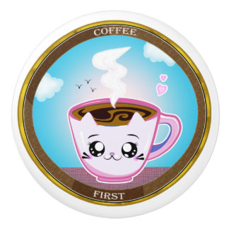 Kawaii roze kattenbeker van koffie. Koffie eerst Keramische Knop
