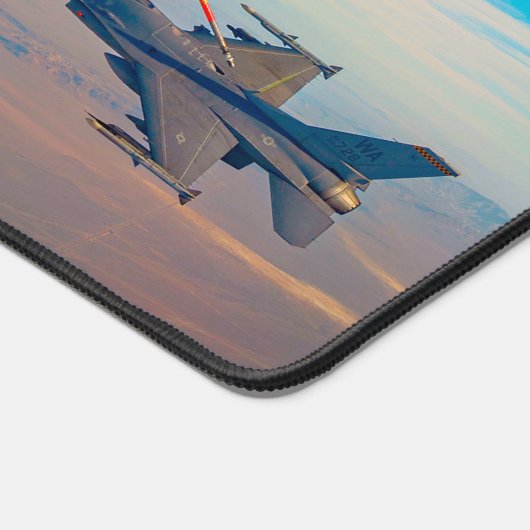 KC-135R STRATOTANKER en F-16C FALCON Bureaumat (Hoek)