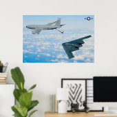 KC-135R STRATOTANKER WAARBIJ B-2-SPIRIT WORDT VERM POSTER (Thuiskantoor)
