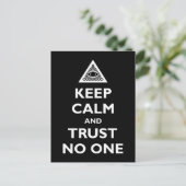 Keep Calm and Trust No One Briefkaart (Staand voorkant)