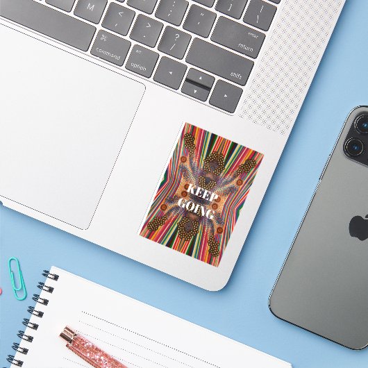 Keep Going – Motivational Quote Sticker (Laptop met iPhone)