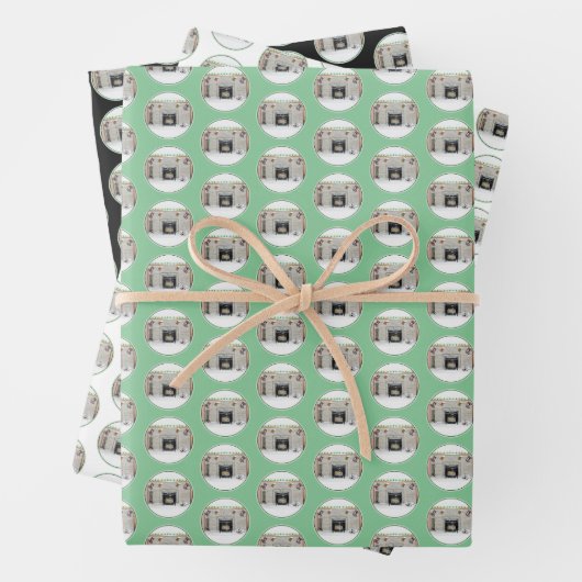 Keeshond met Kerstmis Puppy Dog met Fireplace Pain Inpakpapier Vel (In situ)