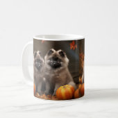 Keeshond Puppy Herfst Delight Pompoen Koffiemok (Voorkant links)