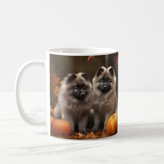Keeshond Puppy Herfst Delight Pompoen Koffiemok (Links)