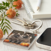 Keeshond Puppy Herfst Delight Pompoen Sleutelhanger (Voorkant Rechts)