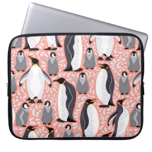 keizerpinguïns en hun cubussen op een roze patroon laptop sleeve