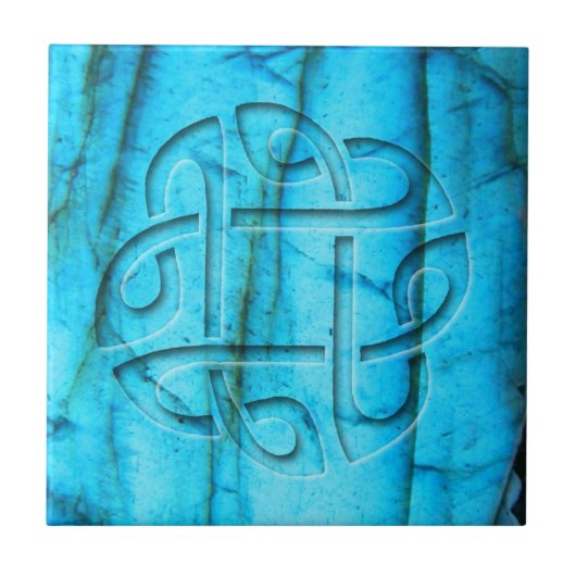 Keltische knoop op labradorite tegeltje (Voorkant)