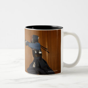 Kendo Fencer Practicing 2 Tweekleurige Koffiemok