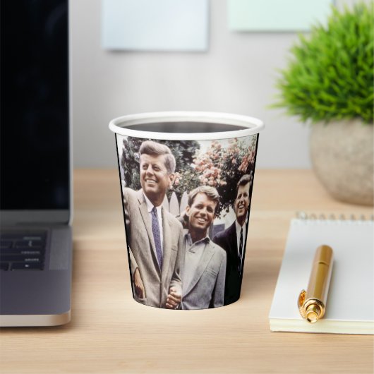 Kennedy Brothers, President John, Robert & Ted Papieren Bekers (Insitu)