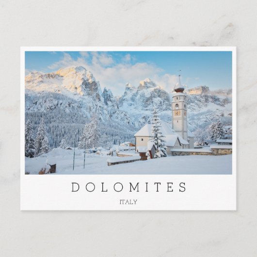 Kerk bedekt met sneeuw met bergachtige achtergrond briefkaart (Voorkant)