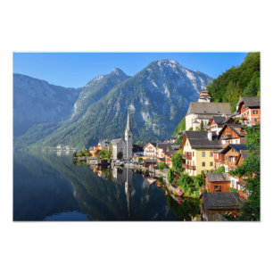 Kerk en dorp van Hallstatt, Oostenrijk met Alpen Foto Afdruk