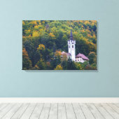 Kerk in een herfst bos in Slovenië Canvas Afdruk (Insitu (Houten vloer))