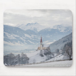 Kerk in Zillertal in wintermousepad Muismat