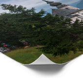 Kerk met Alpen-bergen bij zonsondergang Poster (Hoek)