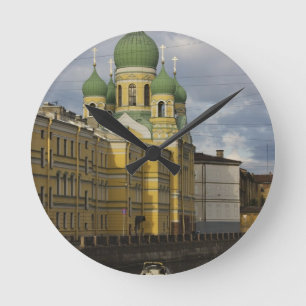 Kerk van St.Isidor Yurievsky & N. Chudotvorets Ronde Klok