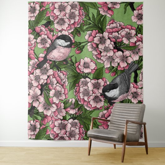 Kersenbloesem en kikkervisjes op groen wandkleed (In situ)