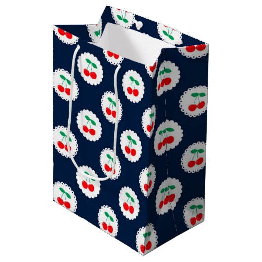 Kersenpatroon – Retro Fruit Cadeau & Decoratie Medium Cadeauzakje (Voorkant Gekanteld)