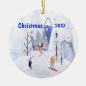 Kerst Alpine Ski Mountain Village Skiers Keramisch Ornament (Voorkant)