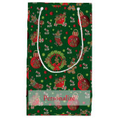 Kerst Gingerbread Mannen op Donkergroene Achtergro Klein Cadeauzakje (Voorkant)