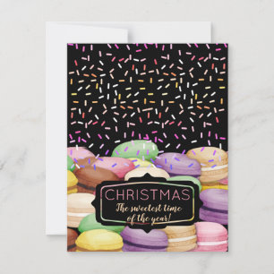 Kerst macaroon koekje strooit naar bakken van feestdagenkaart