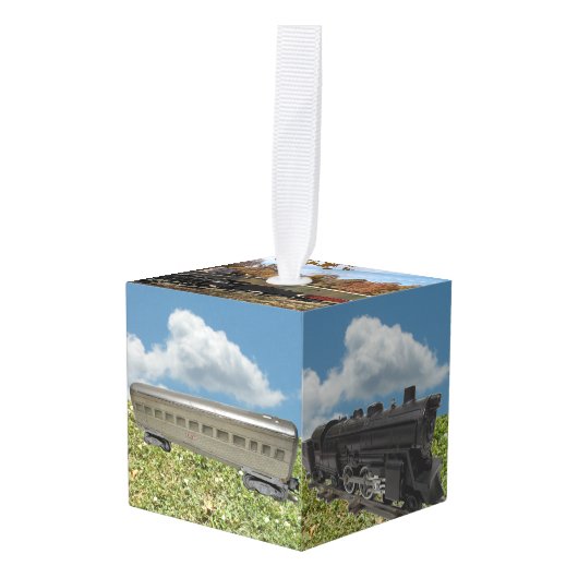 Kerst Model Treinen Kubus Ornament (Voorkant hoekig)