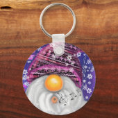 Kerst sleutelhanger kabouter in paarse hoed zingen (Voorkant)