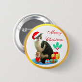 Kerstabel kat, kleine engel en cadeaus ronde button 5,7 cm (Voorkant /achterkant)