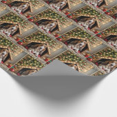 Kerstbassethond in een hondenhok cadeaupapier (Hoek)
