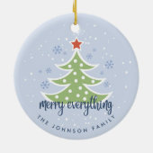 Kerstboom Merry Alles gepersonaliseerd Keramisch Ornament (Achterkant)