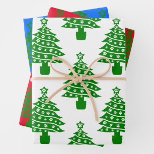 Kerstboom met hondenpootafdrukken inpakpapier vel