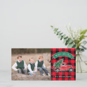 Kerstboom met Oude Truck Rode Buffalo Plaid Patroo Feestdagenkaart (Staand voorkant)