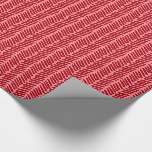 kerstcadeaubonnen met koraalrood roze zigzag cadeaupapier (Hoek)