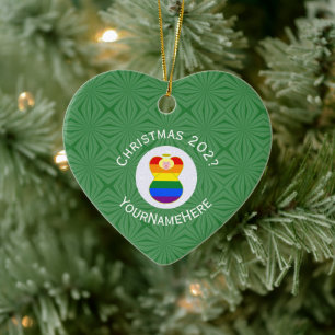 Kerstengel met Gay Pride-regenboogvlag Blonde Naam Keramisch Ornament
